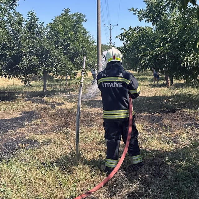 Arazi yangınları büyümeden söndürüldü
