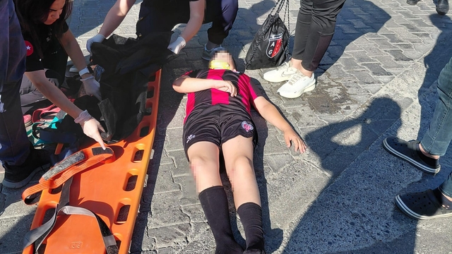 Otomobilin çarptığı çocuk yaralandı