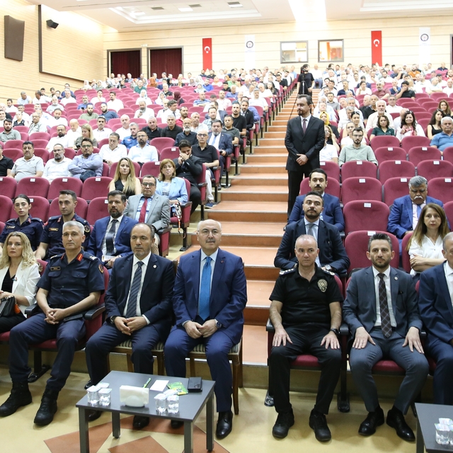 Denizli'de uyuşturucu ve kumar bağımlılığı semineri düzenlendi