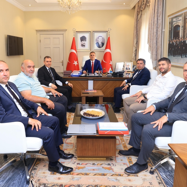 Muğla Valisi Akbıyık, Kızılay'ın Muğla'daki faaliyetleri hakkında bilgi ald...