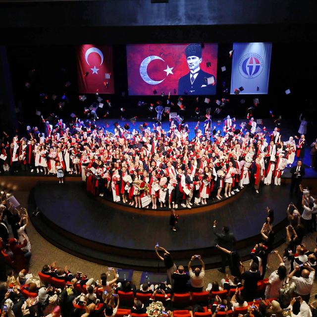 GAÜN Fen Edebiyat Fakültesi'nde mezuniyet töreni
