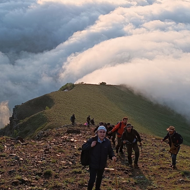 Doğaseverler Nemrut Kalderası'nda zirve yürüyüşü yaptı