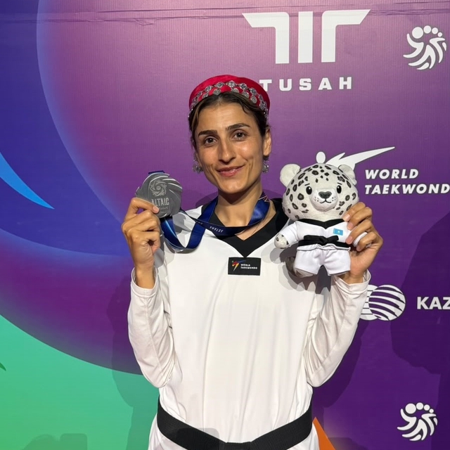 Kazakistan'da Yıldırım rüzgarı