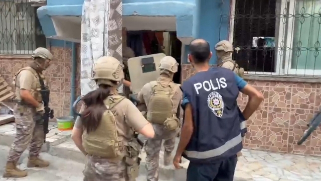 Altın zincir gasp eden şüpheliler yakalandı: 5 tutuklama