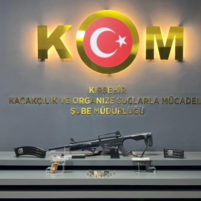 Kırşehir'de ruhsatsız silah ele geçirildi