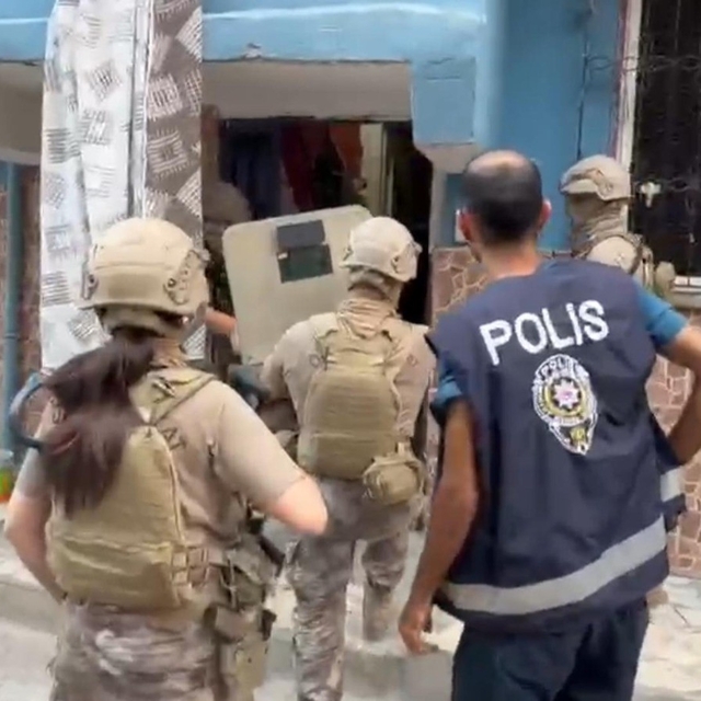 Altın zincir gasp eden şüpheliler yakalandı: 5 tutuklama