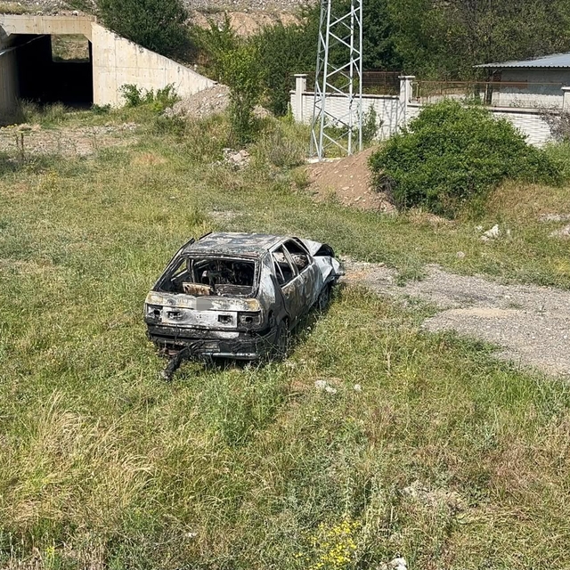 Kastamonu'da kamyonetle çarpışan otomobil yandı