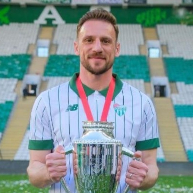 Bursaspor'da Anıl Atağ'ın sözleşmesi uzatıldı