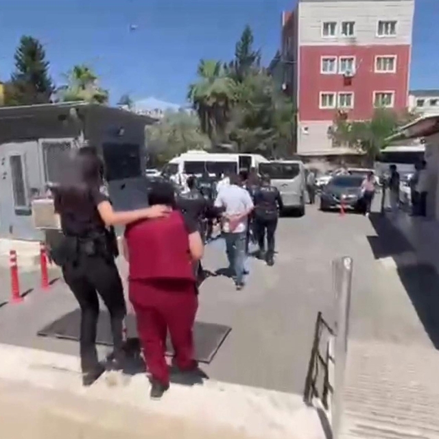 Şanlıurfa'da vatandaşları iş bulma vaadiyle dolandıran 5 kişi tutuklandı