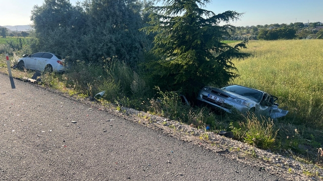 Otomobilin, park halindeki otomobile çarptığı kaza kamerada: 1 ölü, 1 yaralı