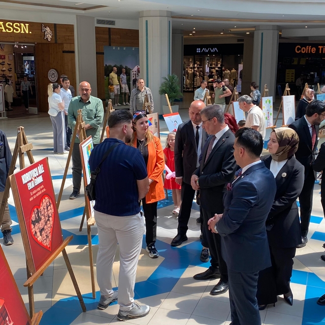 Erzurum'da üniversite öğrencileri eserleriyle koruyucu aile modeline dikkat...