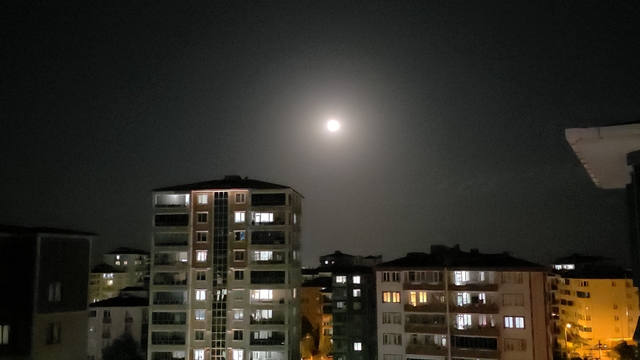 Çilek Dolunayı Edirne semalarını aydınlattı