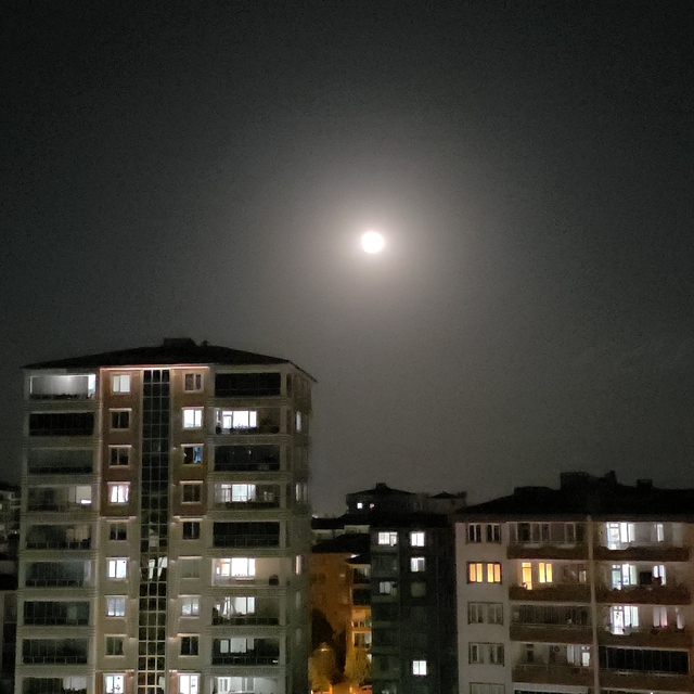 Çilek Dolunayı Edirne semalarını aydınlattı