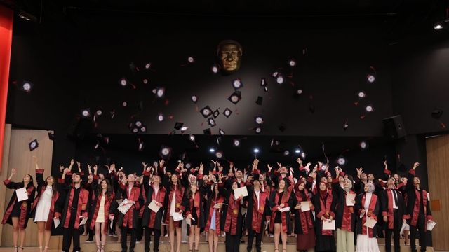 Trakya Üniversitesi Eczacılık Fakültesinde 105 öğrenci mezun oldu