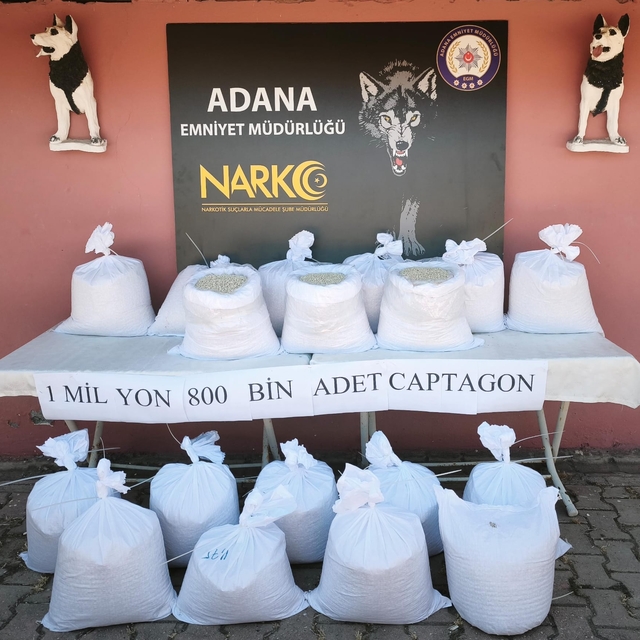 Adana'da tırda 1 milyon 800 bin uyuşturucu hap ele geçirildi