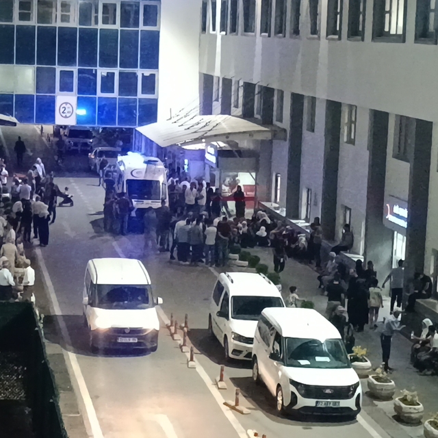 Batman'da akraba aileler arasında kavga: 4'ü ağır, 6 yaralı