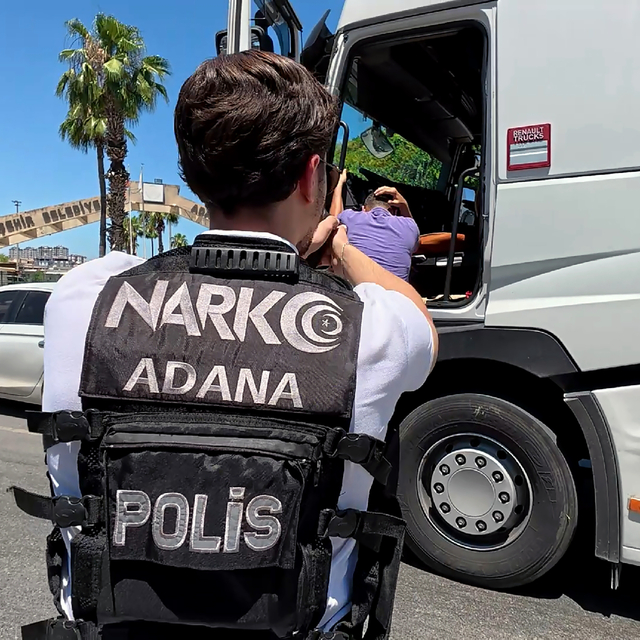 TIR'da 1,8 milyon uyuşturucu hap ele geçirildi