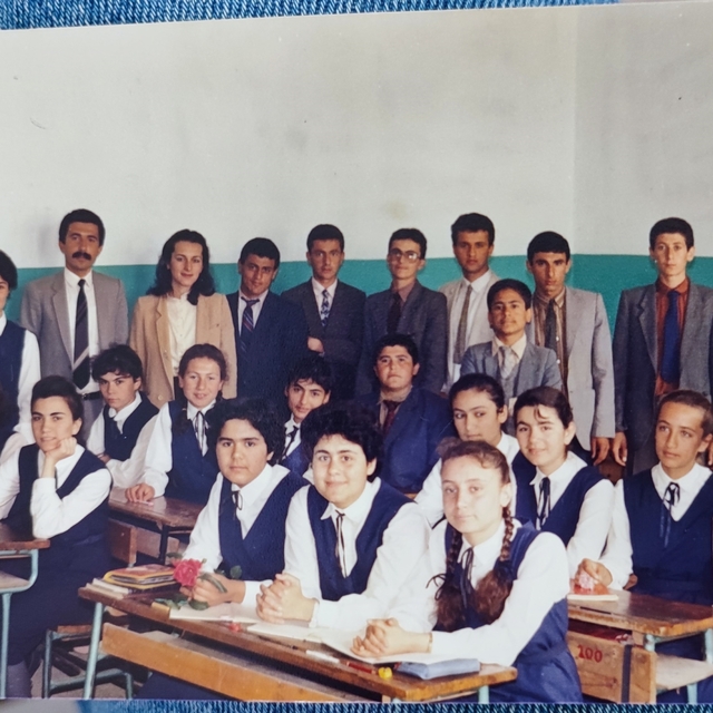 45 yıllık öğretmeni eşinin emeklilik sürprizi gözyaşlarına boğdu