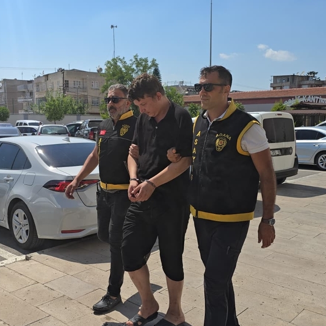 Adana'da 33 yıl 10 ay hapis cezasıyla aranan hükümlü çarşıda gezerken yakal...
