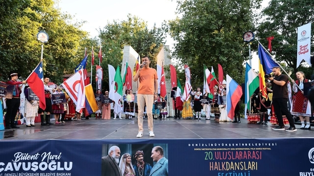 20. Uluslararası Halk Dansları Festivali kortejle başladı