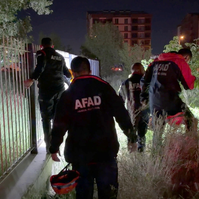 Arazide ağlayan çocuk ihbarı ekipleri harekete geçirdi