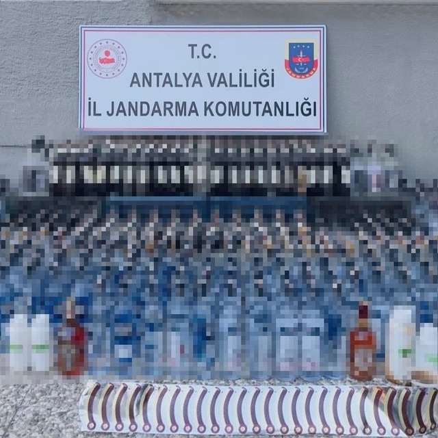 Manavgat'ta kaçak alkol operasyonu: Yüzlerce litre ele geçirildi