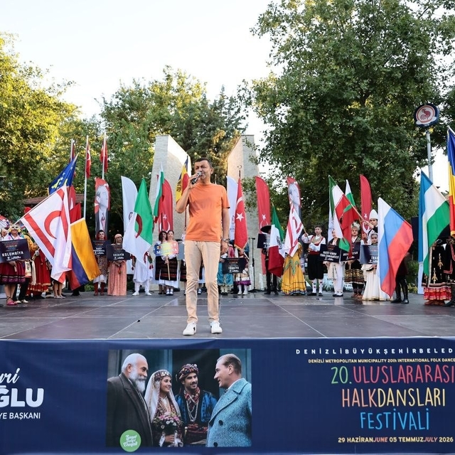 20. Uluslararası Halk Dansları Festivali kortejle başladı