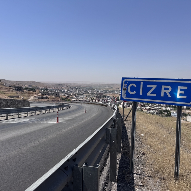 Akademisyenler Şırnak-Cizre kara yolundaki virajlarda kazaların önlenmesi i...