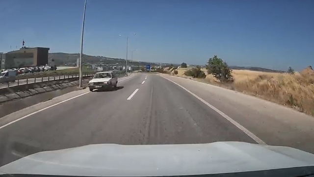 Çanakkale'de ters yönde giden sürücü yakalandı, 3,12 promil alkollü çıktı
Ters giden sürücünün aracı 60 gün trafikten men edildi