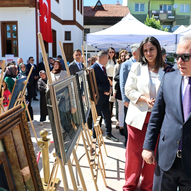 Sivas'ta geleneksel el sanatları tasarım ve üretimle geleceğe taşınıyor