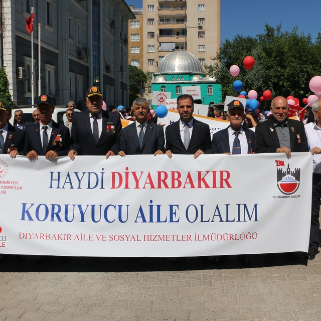 Diyarbakır'da "Korucu Aile Yürüyüşü" düzenlendi