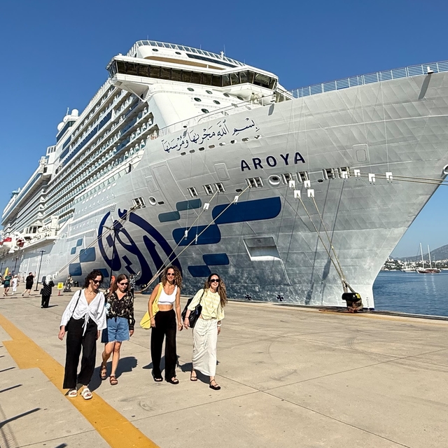 "Aroya" kruvaziyeri Bodrum'a 2 bin 671 turist getirdi