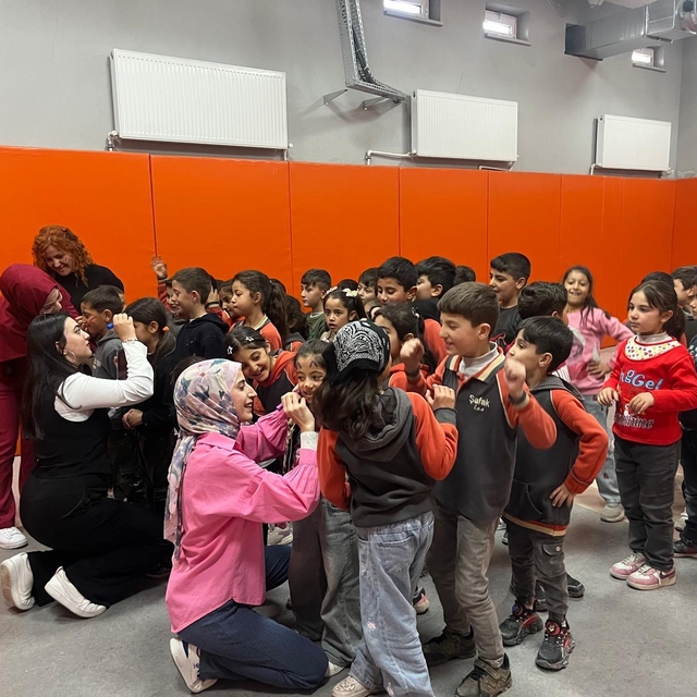 Özalp Meslek Yüksekokulu öğrencileri sosyal sorumluluk projeleriyle gönülle...