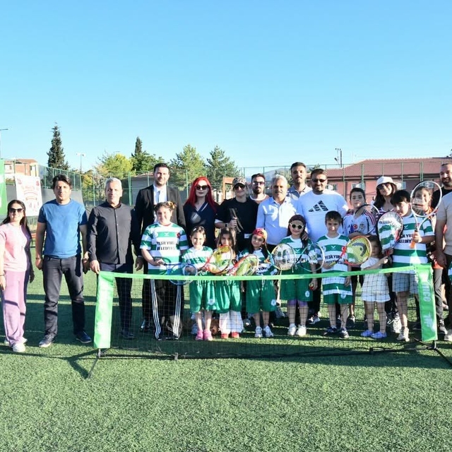 Yeşilyurt'ta yaz spor okulları ve spor akademisi coşkuyla açıldı