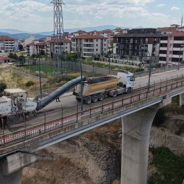 Karabük'te Kanyon Köprü trafiğe geçici olarak kapatıldı