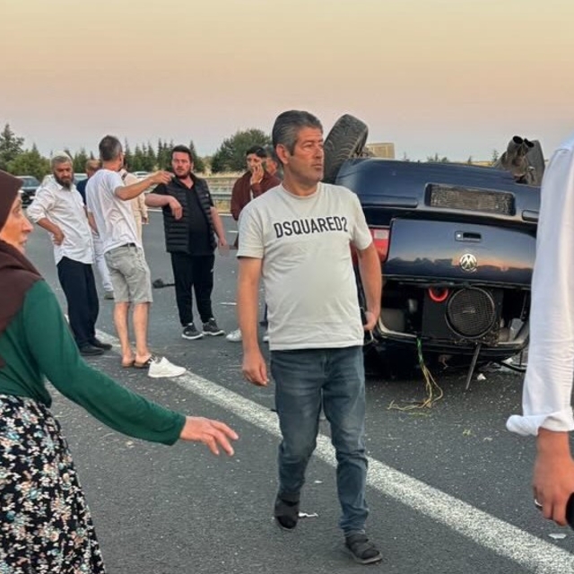 Lüleburgaz'da lastiği patlayan otomobil takla attı: 3 ölü, 1 yaralı