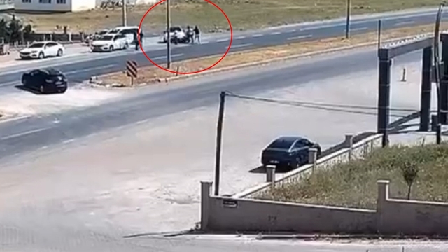 Tartışma sırasında otomobilliyle geri manevra yaparken amcasına çarptı