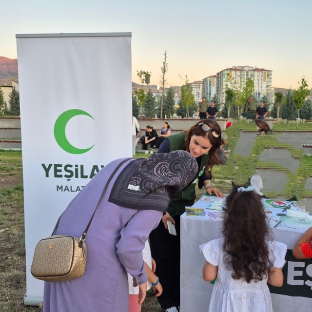 Malatya'da Yeşilay gönüllüleri çeşitli etkinliklere katıldı