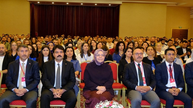 Yurt dışında görev yapacak öğretmenlerin hazırlık eğitimi başladı