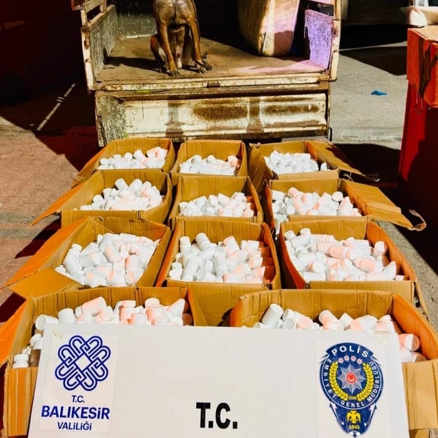 Balıkesir'de 144 bin 900 uyuşturucu hap ele geçirildi