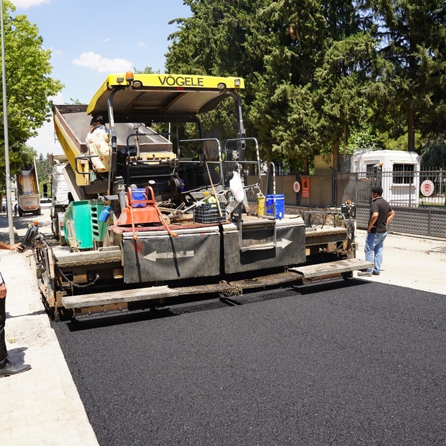 Kahta'da yol ve asfalt seferberliği sürüyor