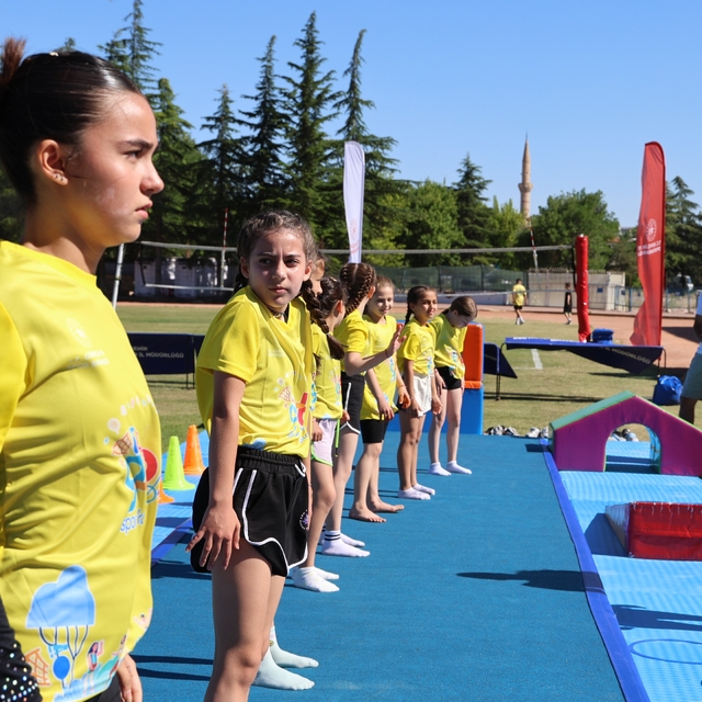 2 kişiyle başlayan jimnastik serüveni 250 sporcuya ulaştı
Olimpiyatlardan i...