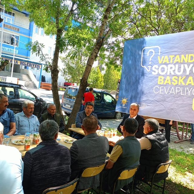 Akyaka'da halkla buluşma: Başkan Ergüder Toptaş vatandaşların sorularını te...