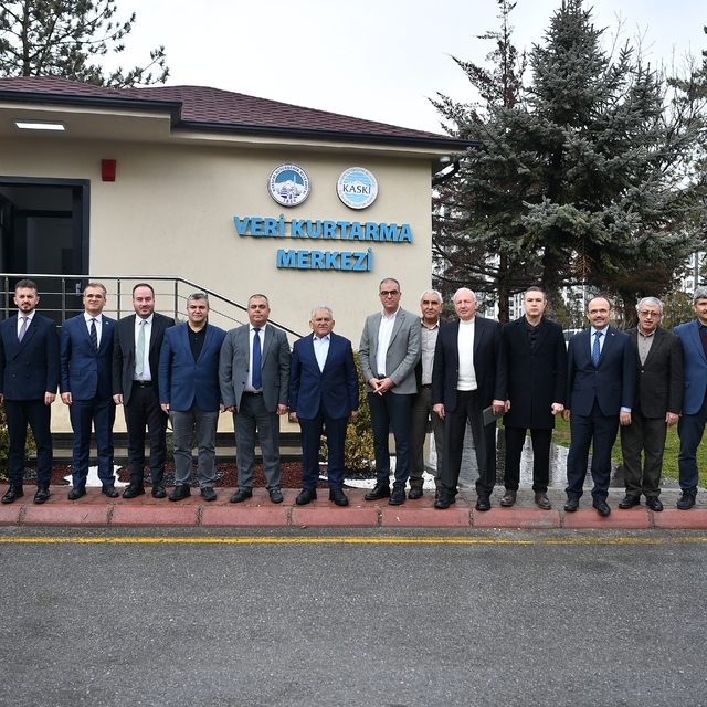 Başkan Büyükkılıç, Huawei Türkiye Kamu Çözümleri Direktörü Martin Zhong ve...