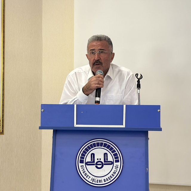 Kırşehir'de "Bir yetime aile olmak" paneli düzenlendi