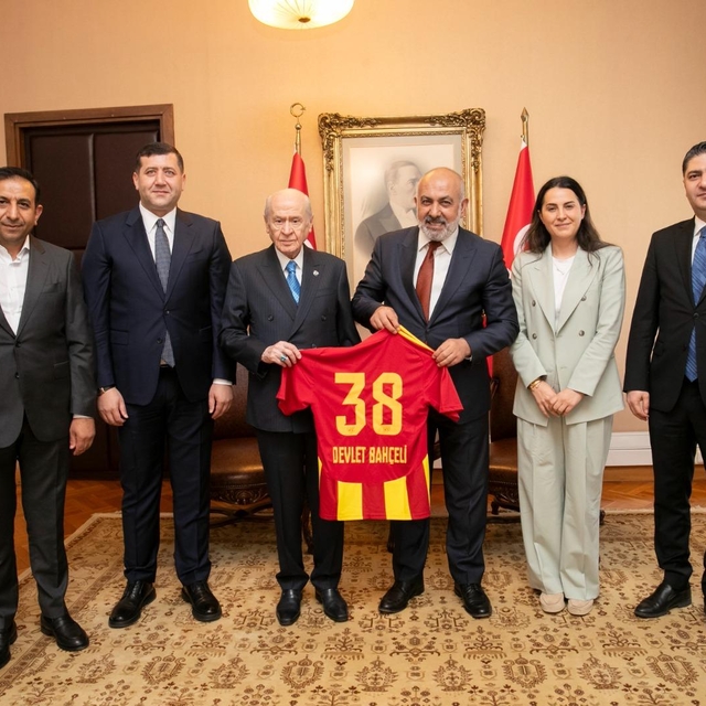 Kayserispor yönetiminden MHP Lideri Bahçeli'ye ziyaret