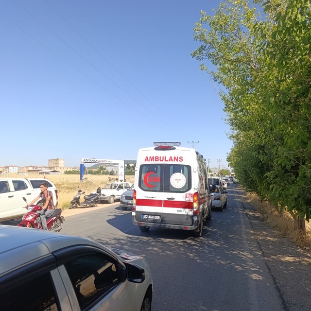 Adıyaman'da otomobil ile araç çarpıştı: 1 yaralı