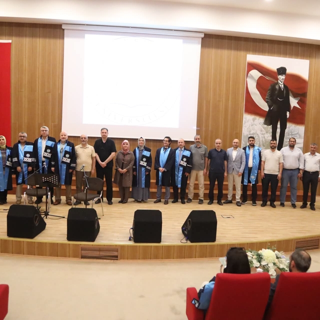 Kayseri Üniversitesi Develi İlahiyat Fakültesi'nde mezuniyet töreni düzenle...