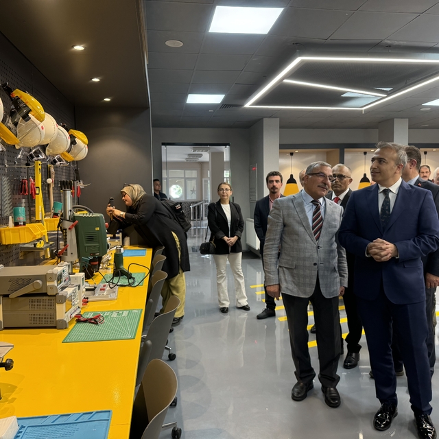 Karaman Valisi Çiçek, KMÜ Mühendislik Fakültesini ziyaret etti