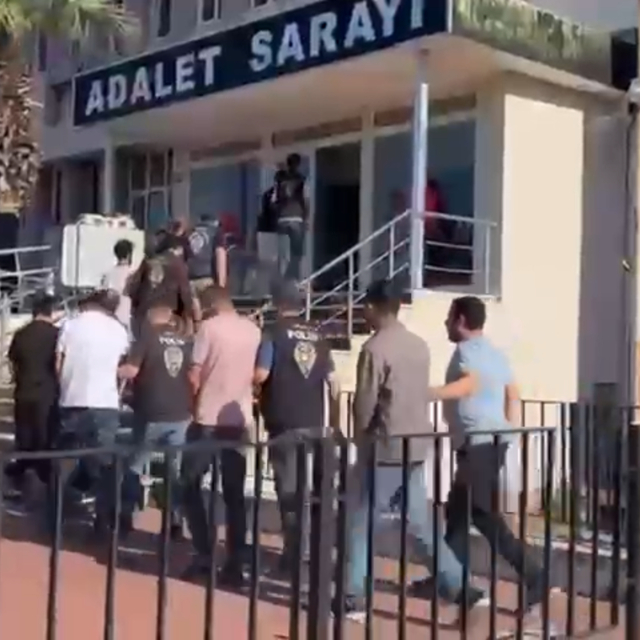 Ayvalık merkezli 11 ilde dev nitelikli dolandırıcılık operasyonu
860 milyon...